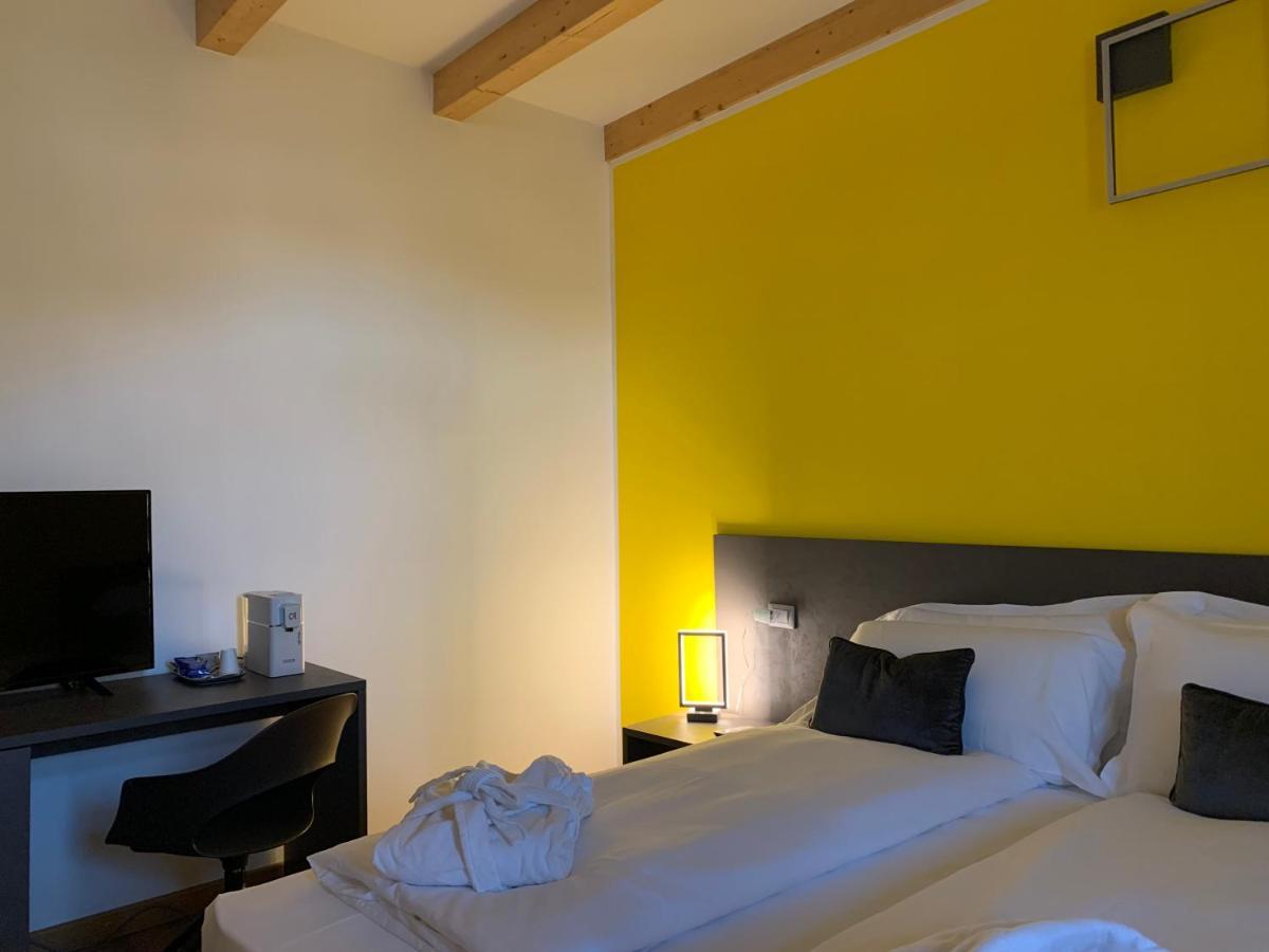 Guest House Le Cassandre Sondrio Exterior photo
